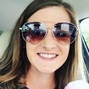 Meet your Posher, Lauren